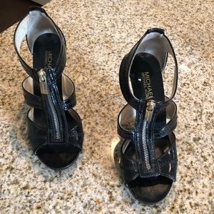 Michael kors heels size 7